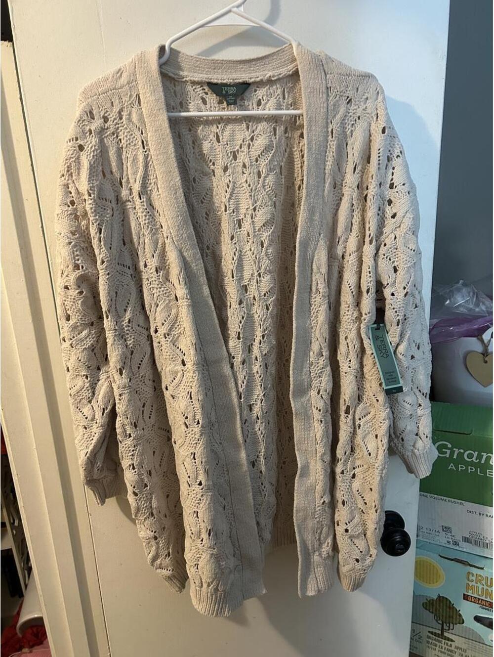 NWT Terra & Sky cream cable knit cardigan in size 1X